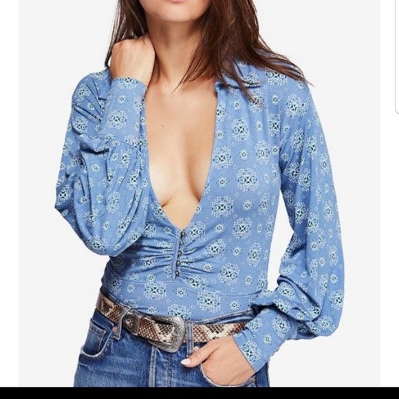Free People Tops - Free People Sydney's printed top in blue